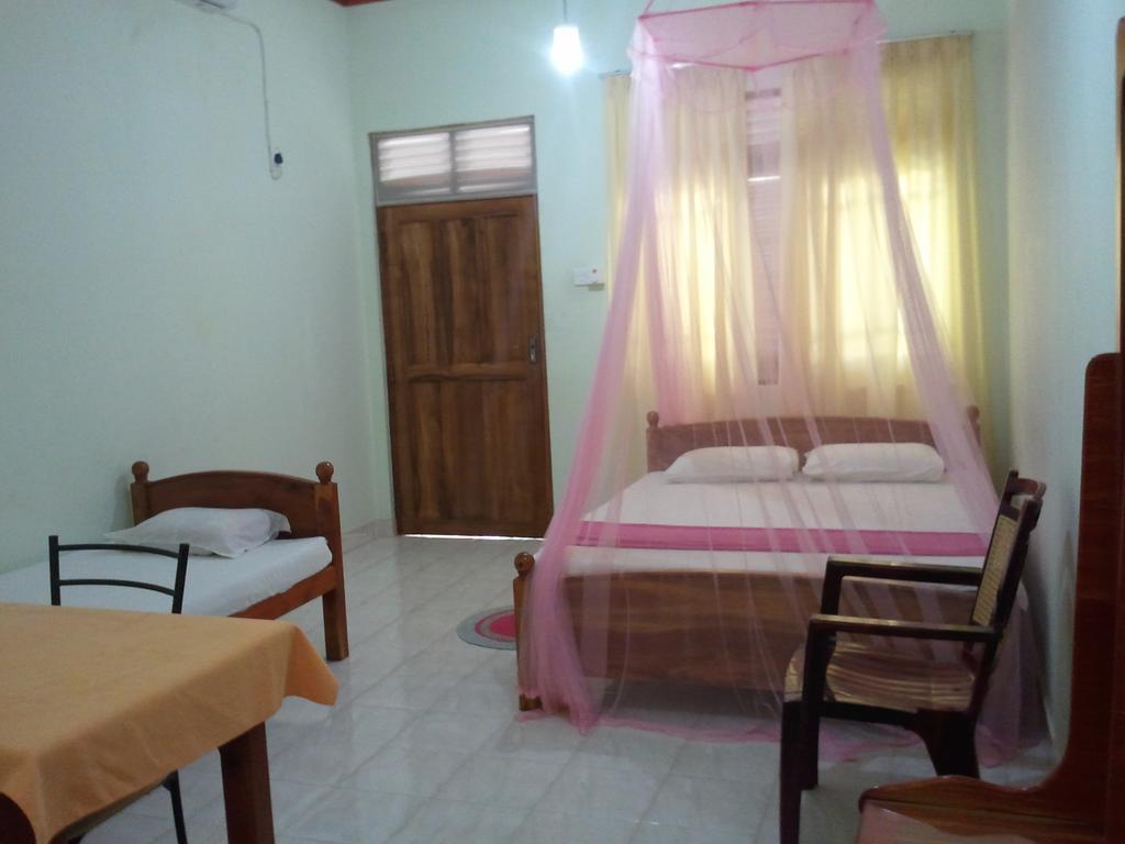 Tissa Resort Tissamaharama Pokoj fotografie